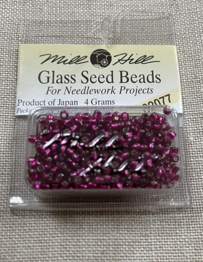 Mill Hill Seed Beads 02077 - Brilliant Magenta Ø 2,2 mm (Ersatz für Magnifica 10032)