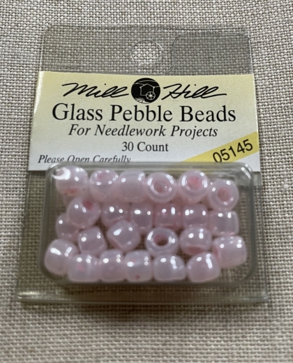 05145 - Pale Pink Mill Hill Pebble Beads Ø 5,5 mm