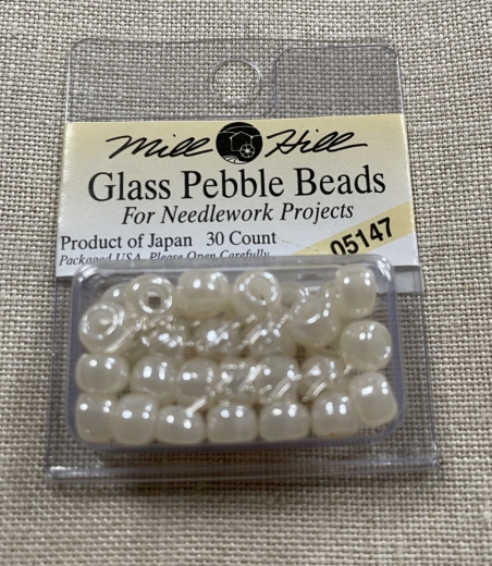 05147 - Oriental Pearl Mill Hill Pebble Beads Ø 5,5 mm