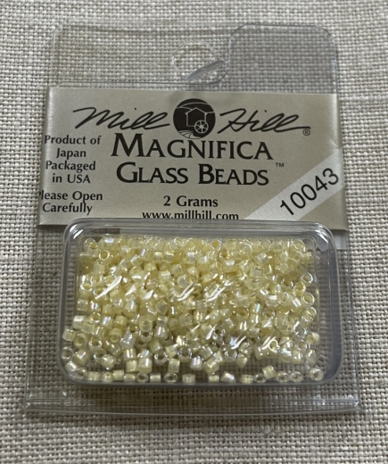 Mill Hill Magnifica Beads 10043 Butter Cream Ø 1,65 mm