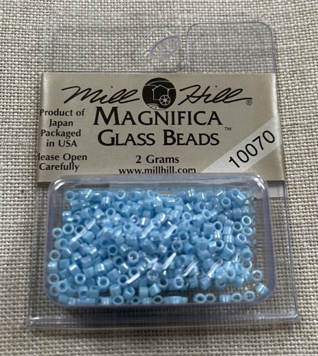 Mill Hill Magnifica Beads - 10070 Opalescent Aqua Ø 1,65 mm
