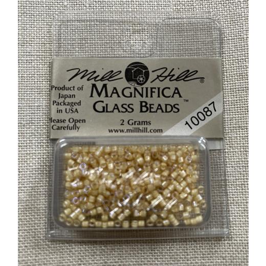 10087 - Pale Honey Mill Hill Magnifica Beads Ø 1,65 mm
