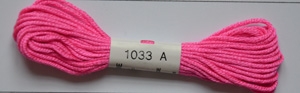 Soie dAlger Au Ver A Soie Seidenstickgarn Farbe 1033 magenta extra