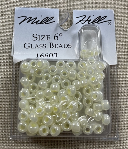 16603 Mill Hill Pony Beads Size 6 - Creamy Pearl Ø 4 mm