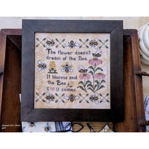 Lilas Studio - Bee Comes