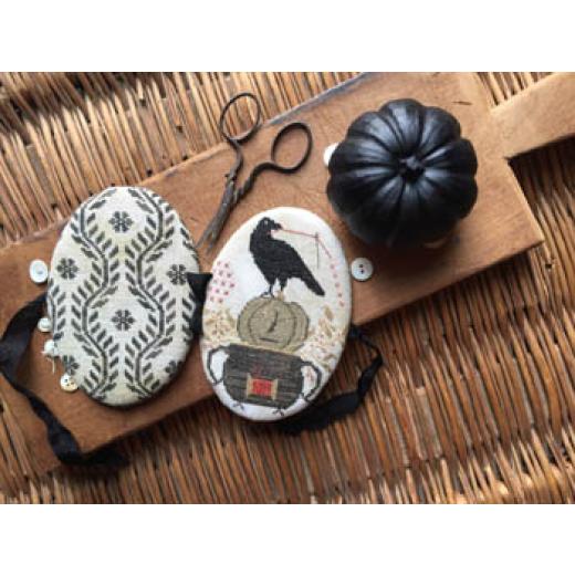 Stacy Nash Primitives - Haunted Stitches Needle Book