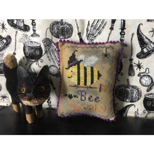 Darling & Whimsy Designs - Bee Spooky