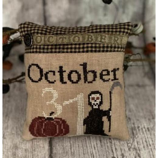 Mani Di Donna - 31st October Pillow