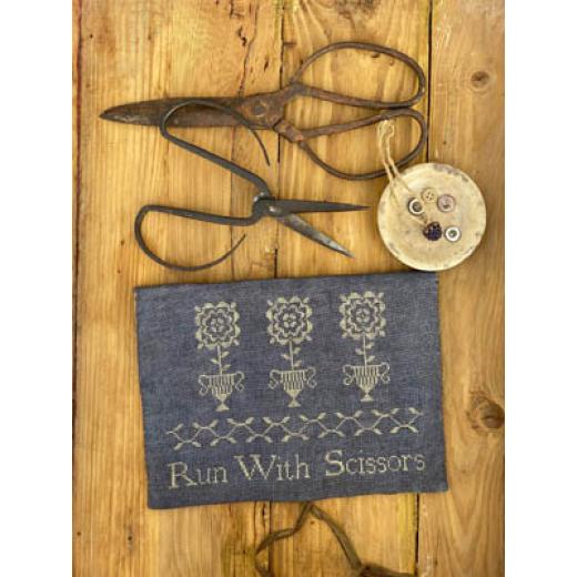 Stacy Nash Primitives - Run With Scissors Sewing Pouch Pattern