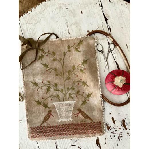 Stacy Nash Primitives - Holly Basket Sewing Roll Pattern