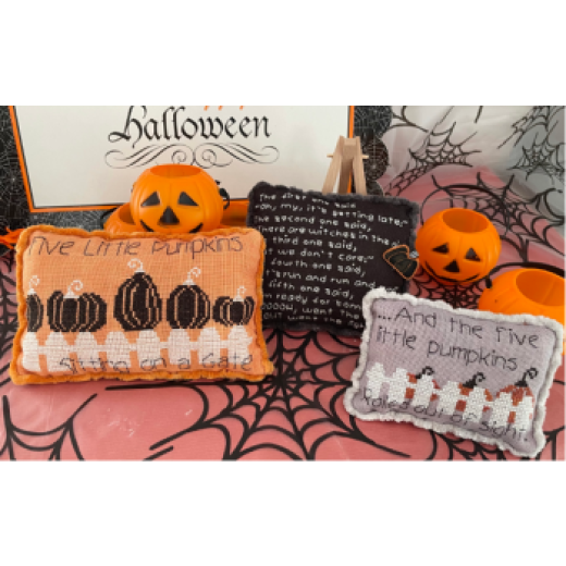 Mani Di Donna - Five Little Pumpkins Pillows