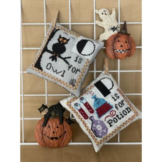 Romys Creations - Halloween Alphabet - O & P