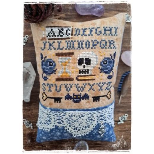 Fairy Wool In The Wood - ABC Of Memento Mori w/charm