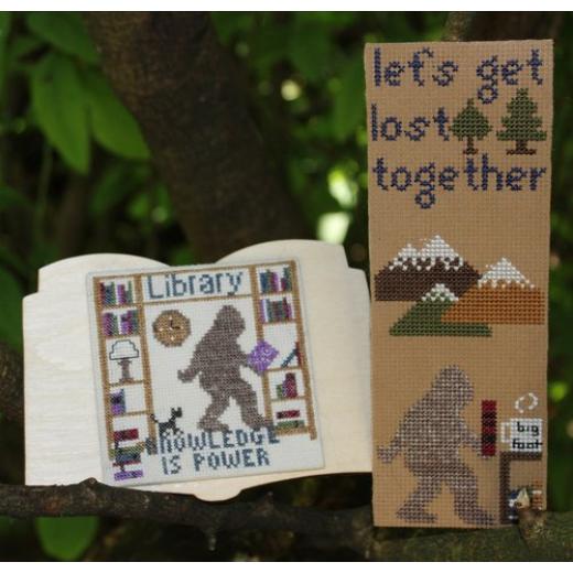 Bigfoot Loves To Read - SamBrie Stitches Designs (Stickvorlage)