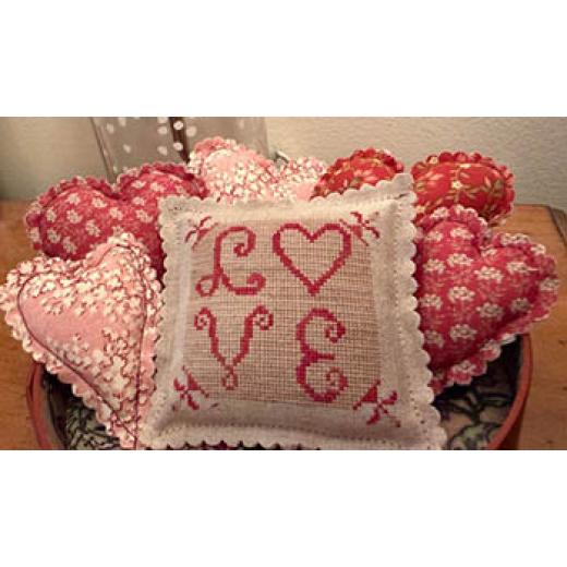 Love & Hearts - Running With Needles & Scissors (Stickvorlage)