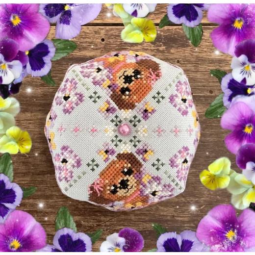 12 Months with Romy and Sandy 2026 - March Biscornu - Fairy Wool In The Wood (Stickvorlage)