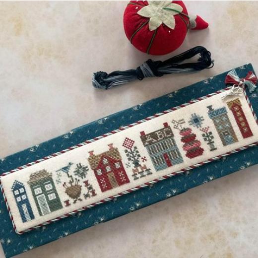 Heart In Hand Needleart - Needleworkers Tiny Town