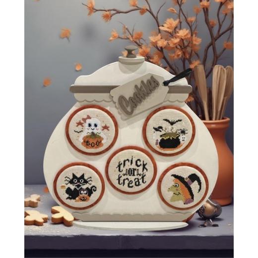 Finally A Farmgirl Designs - Baked Fresh Halloween Cookies