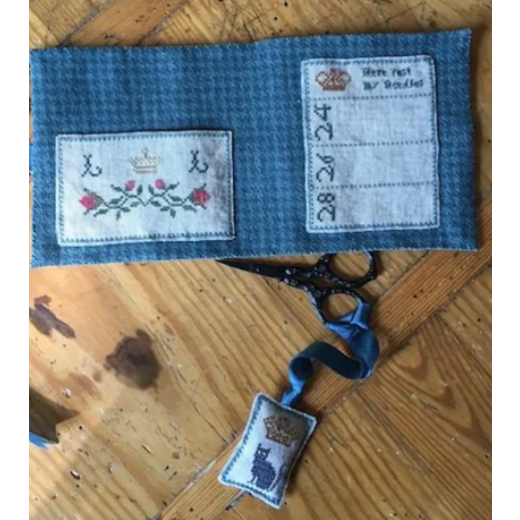 Chessie & Me - Garden Queen Needlebook