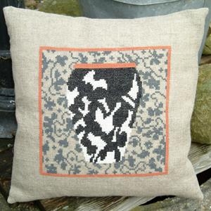 Haandarbejdets Fremme - Kissen Krug 3 (Stickpackung)