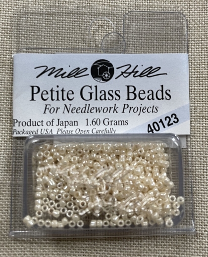 Mill Hill Seed-Petite Beads - 40123 Cream Ø 1,5 mm