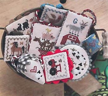 Stickvorlage Heartstring Samplery - Festive Little Fobs 13 Barnyard