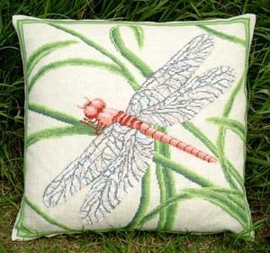 Haandarbejdets Fremme - Kissen Libelle