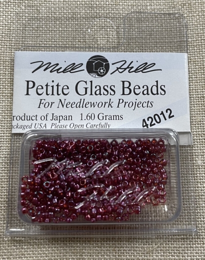 42012 Mill Hill Seed-Petite Beads - Royal Plum Ø 1,5 mm