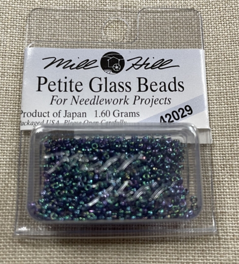 42029 Mill Hill Seed-Petite Beads - Tapestry Teal Ø 1,5 mm