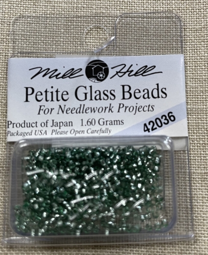 Mill Hill Seed-Petite Beads 42036 Bay Leaf Ø 1,5 mm