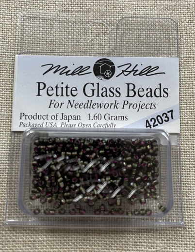 Mill Hill Seed-Petite Beads - 42037 Velvet Ø 1,5 mm