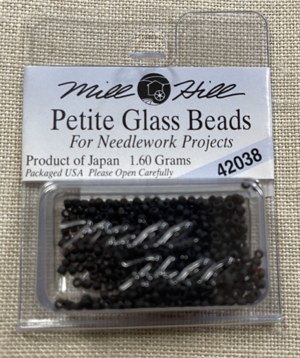Mill Hill Seed-Petite Beads - 42038 Matte Chocolate Ø 1,5 mm