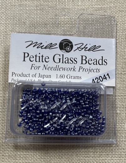 42041 Mill Hill Seed-Petite Beads - Dark Denim Ø 1,5 mm