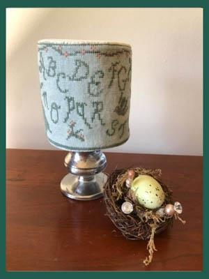 Nouvelle Lapin Drum - Dames of the Needle (Stickvorlage)