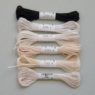 Soie dAlger Seidenstickgarn - Farbe 4102 creme