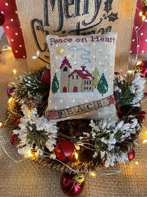 Peace On Heart Pillow - Mani Di Donna (Stickvorlage)