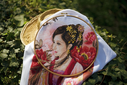 Lanarte Stickpackung " Asiatische Frau in Pink" 30x41 cm mit Garn PN-0170199 