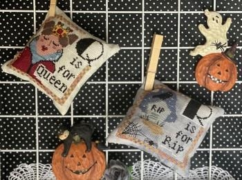 Stickvorlage Romys Creations - Halloween Alphabet - Q & R