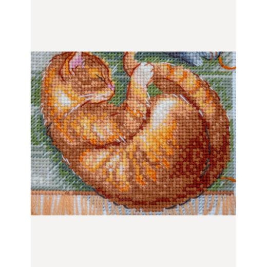 Aine - Cats and Threads