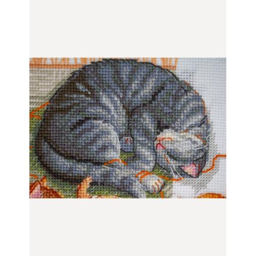 Aine - Cats and Threads