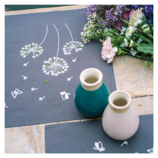 Platzdeckchen Flusenblume 2er-Set bedruckt - Vervaco Verachtert (Stickpackung)