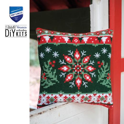 Stickpackung Vervaco - Kreuzstichkissen Nordic Evergreeen Snowflake