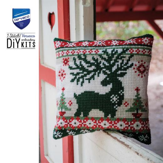 Stickpackung Vervaco - Kreuzstichkissen Nordic Evergreeen Reindeer