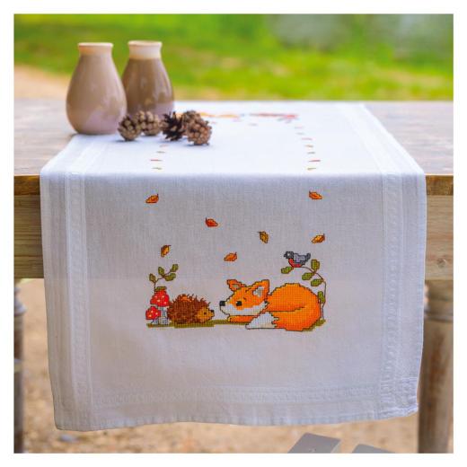 Läufer Tiere im Herbst bedruckt - Vervaco Verachtert (Stickpackung)