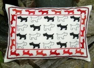 Haandarbejdets Fremme - Kissen Hunde (Stickpackung)