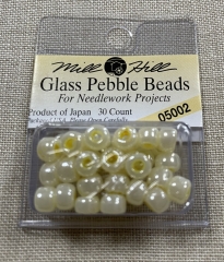 Mill Hill Pebble Beads 05002 Yellow Cream Ø 5,5 mm