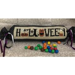 Romy's Creations - Halloween Needleroll