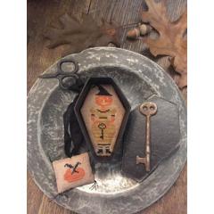 Stacy Nash Primitives - Witch Hazel Sewing Coffin