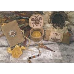 Mani Di Donna - Queen Bee Sewing Set