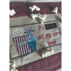 Romys Creations - Netflix and Popcorn